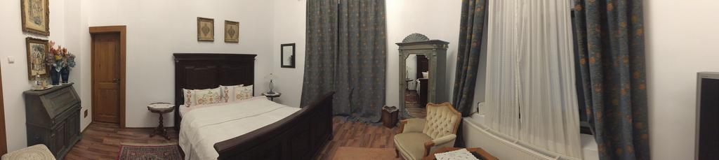 Il Piccolo Castello Buşteni Chambre photo
