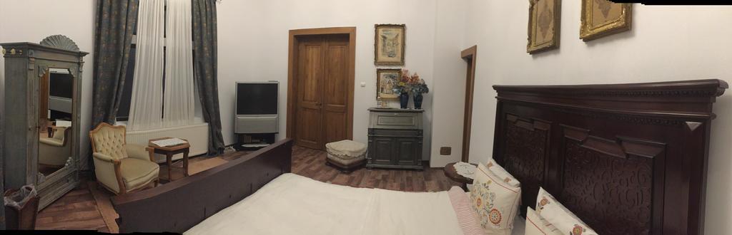 Il Piccolo Castello Buşteni Chambre photo