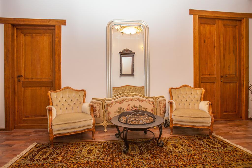 Il Piccolo Castello Buşteni Extérieur photo