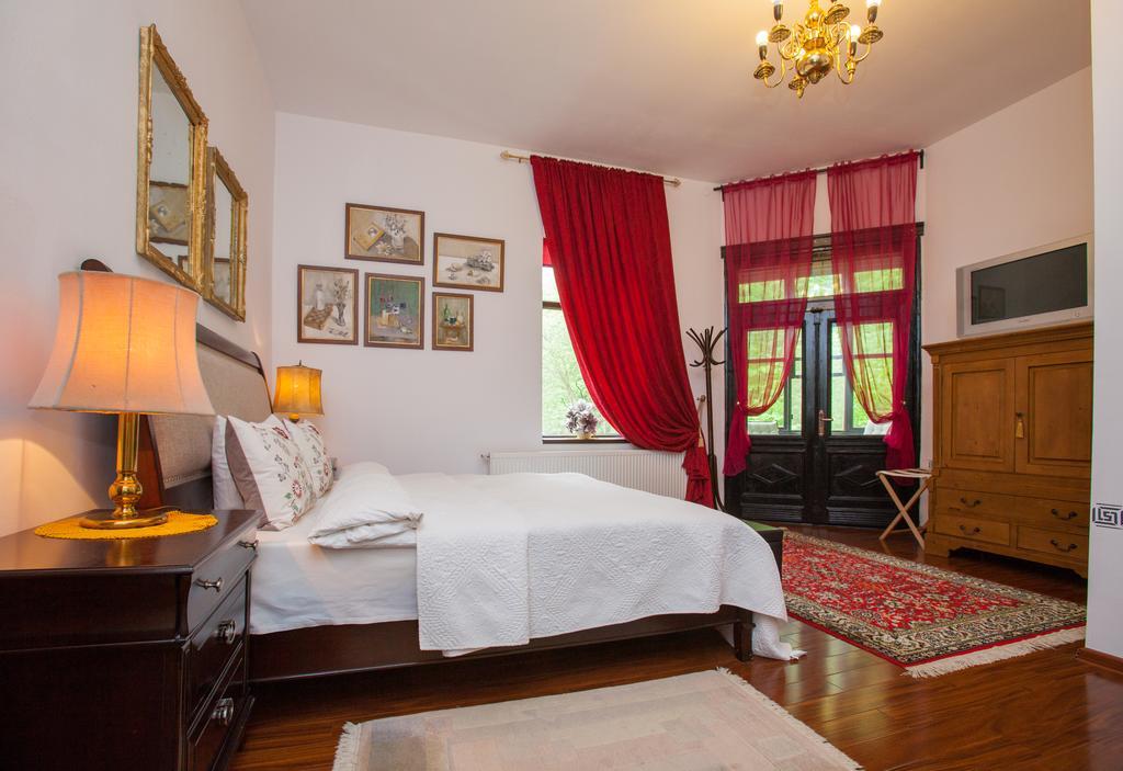 Il Piccolo Castello Buşteni Extérieur photo