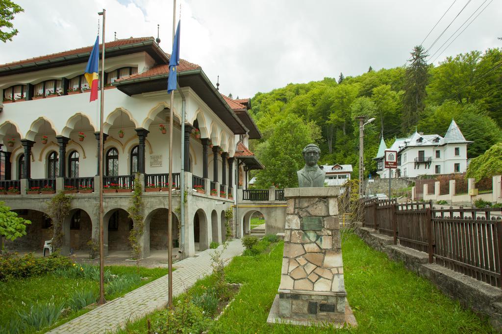 Il Piccolo Castello Buşteni Extérieur photo